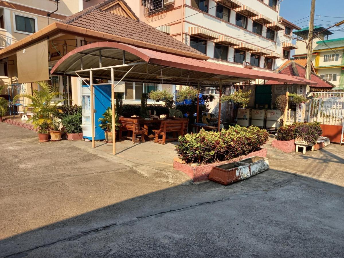 Baan Aranya Apartamento Chiang Mai Exterior foto